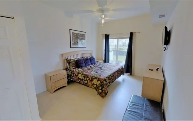Venetian Bay 2250 - Four Bedroom Townhome