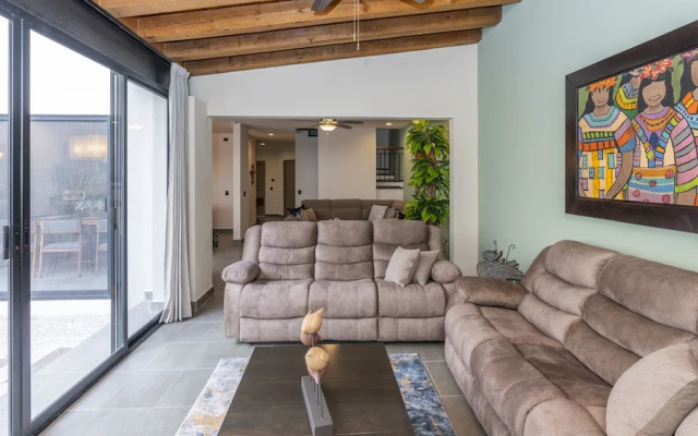 Enjoy SMA Nestled in Nueva Escondida