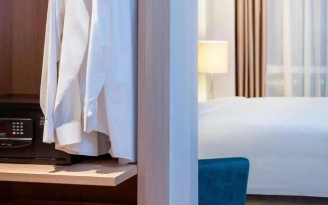 Luxury, Modern & Spacious Two Bedrooms Fully Furnished Apartment