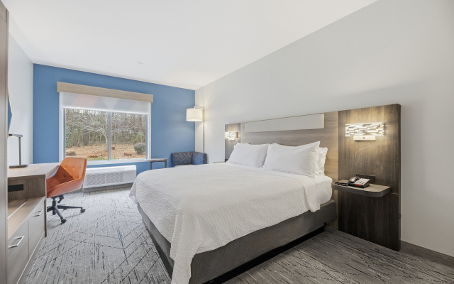 Holiday Inn Express And Suites Raleigh West Lenovo Center by IHG