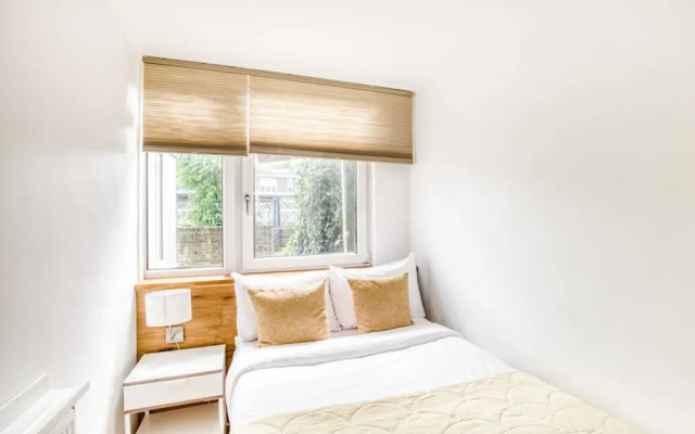 Homely 4 Bedroom House in Brixton