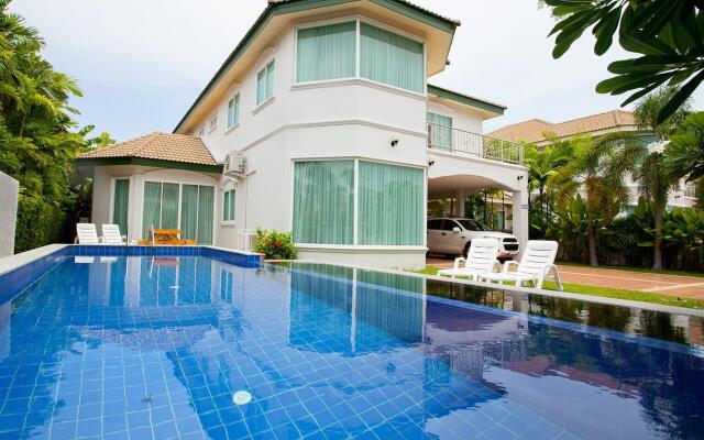 Отель Wonderland Pool Villa вид на фасад