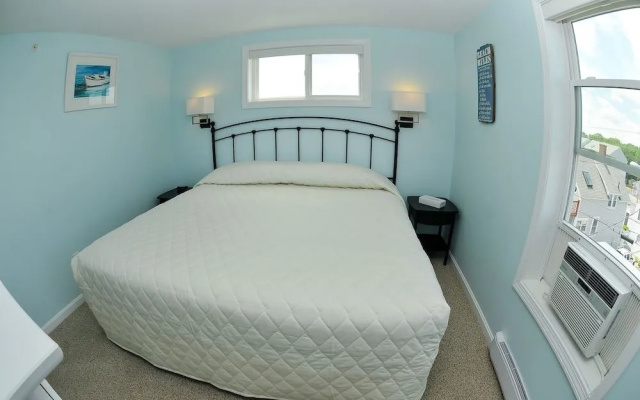 Friendship Oceanfront Suites