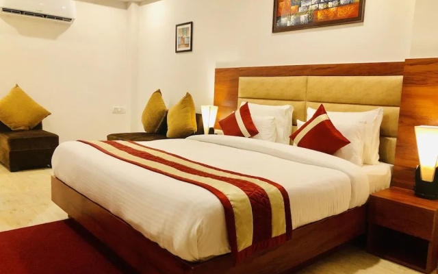 Red Crown Hotel