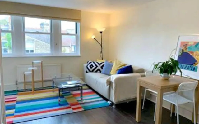 2 Bedroom Flat in Battersea Near Clapham Common