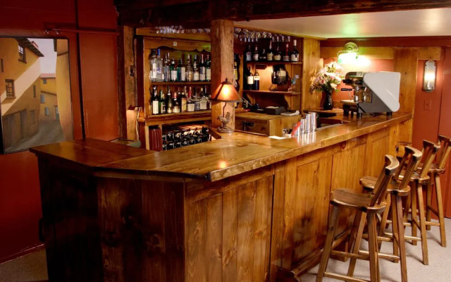Three Mountain Inn