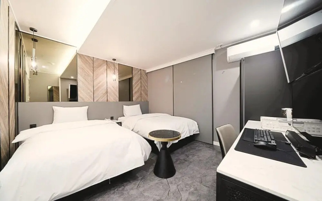 Pohang Daejam-Dong Rich Hotel