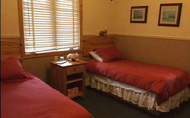 Salmon Pool Inn
