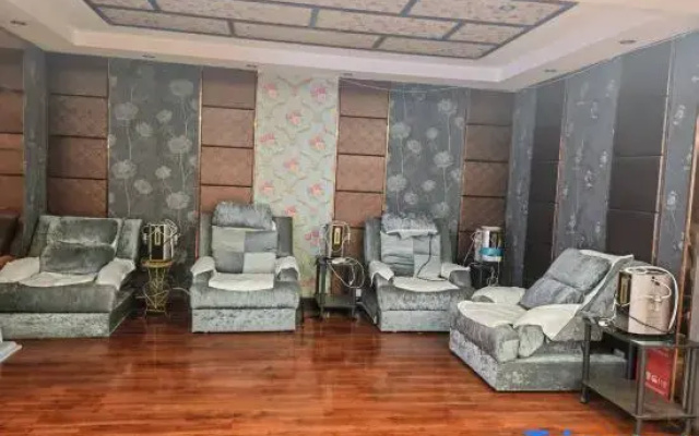 Zhaotong Fengyu Hotel (Wanghai Cultural Park)