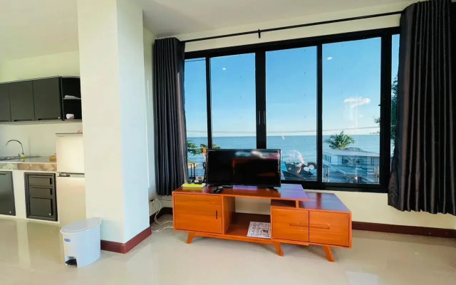 Triple O Phala Beach