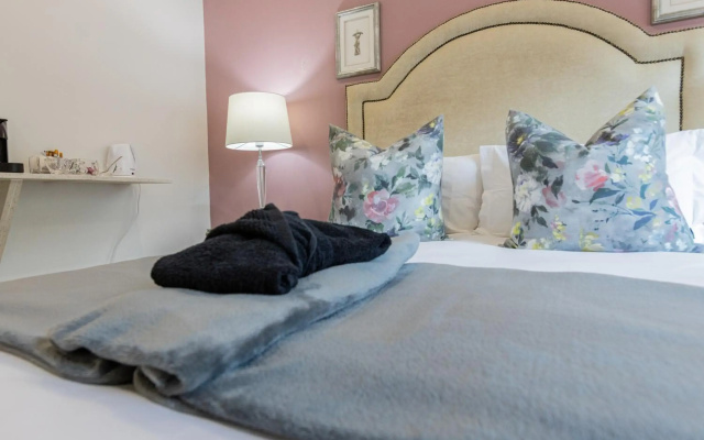 Fleur de Lis Guesthouse