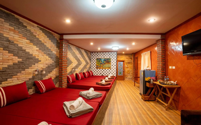 Phumthadarommanee Resort