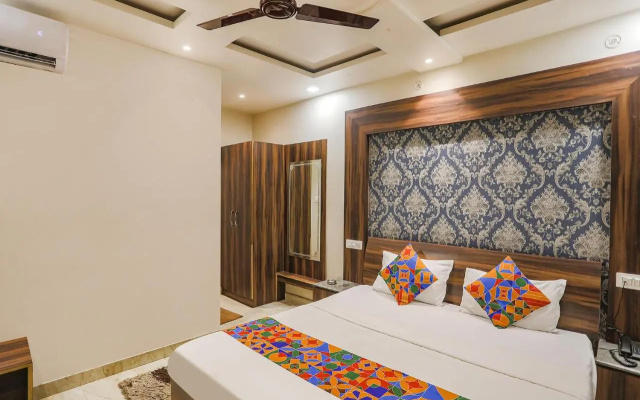 FabHotel Shri Ram Kashi