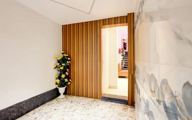Fabhotel Royal Residency