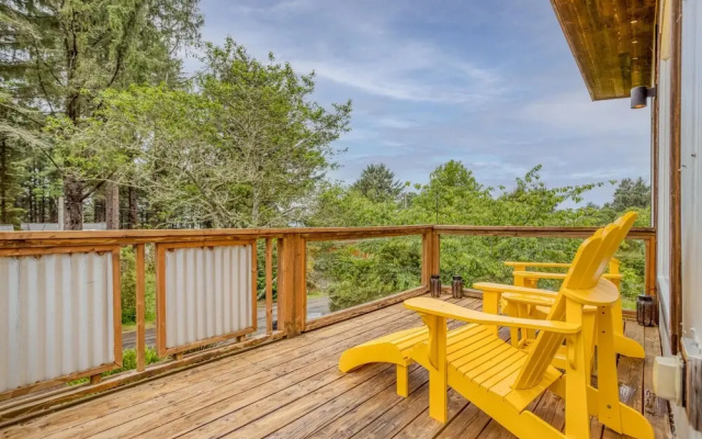 Modern Manzanita Retreat