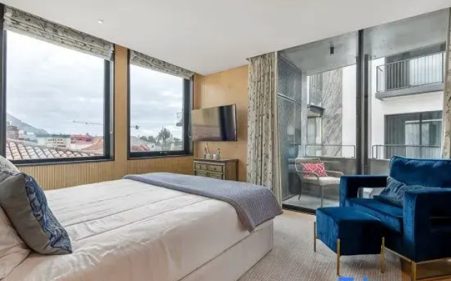 Rooftop Jacuzzi Penthouse at Savoy Insular