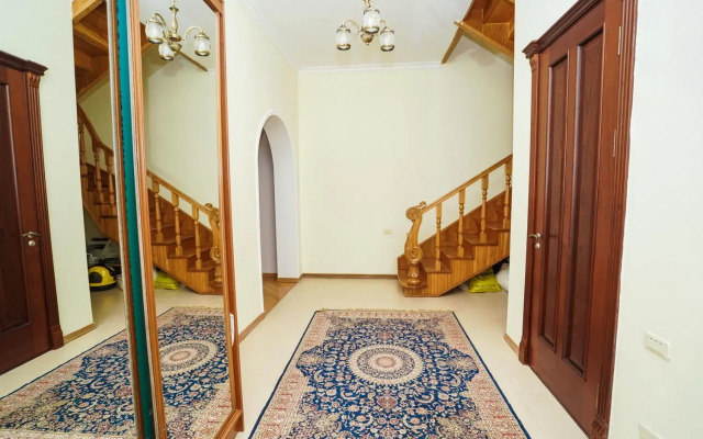 Tour house (Тур Хаус) гостевой дом