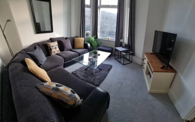 4 Bed Townhouse-sleeps 7-garden-pets-valley View