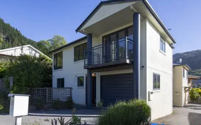 Prime Location | 3 bedroom home | Unlimited WIFI