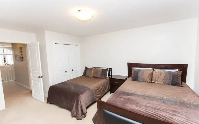 Fallsview Family Home
