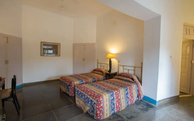 Shikarbadi Hotel