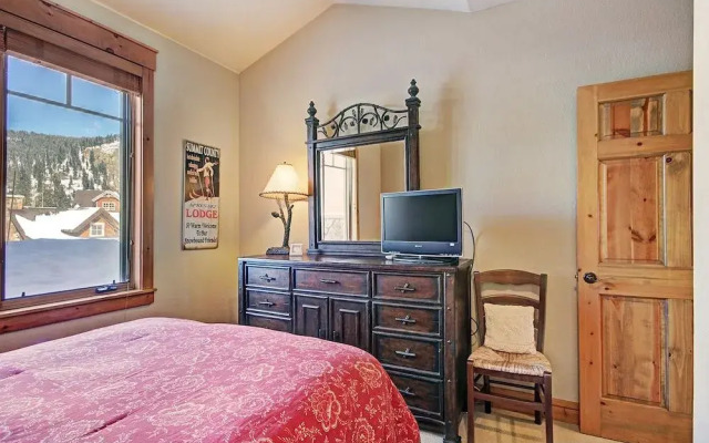 6532 Settlers Creek Townhomes 2 Bedroom Condo by RedAwning