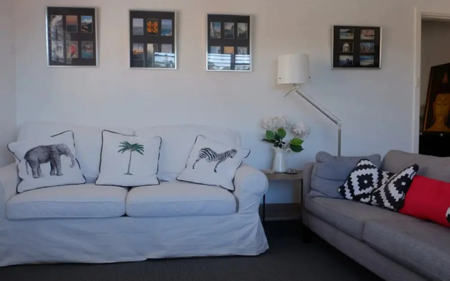 Cosy Home Near Bondi Junction and Beach