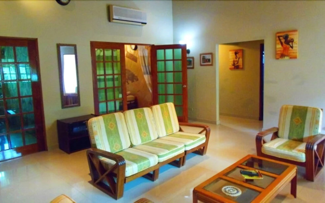 Spacious Casa Ken with Golf Cart