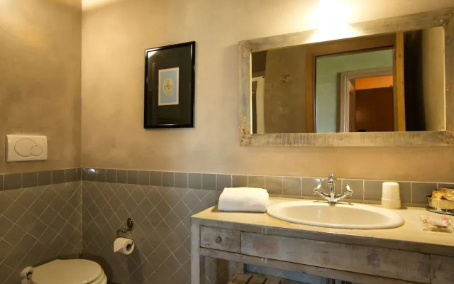Holiday Home in Braccagni With Jacuzzi & Golf