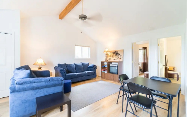 Lee's Place 2 Bedrooms 1 Bathroom Home