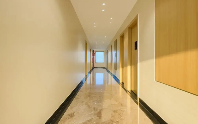Travinities Hotel Avni Palace