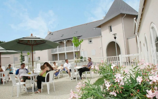 Semi-detached holiday home in beautiful historic Brittany