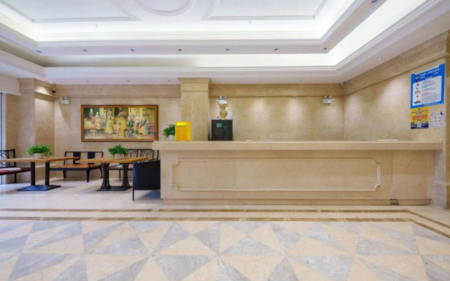 Gangtian Fashion Apartment (Shenzhen North Railway Station)