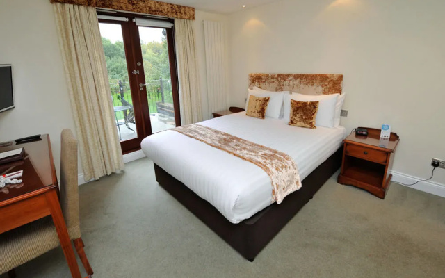 Best Western Plus Grim's Dyke Hotel