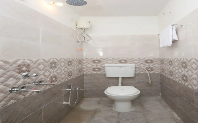 OYO 26738 Hotel Supreet