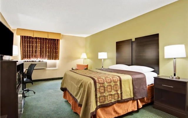 Super 8 by Wyndham Raleigh North East