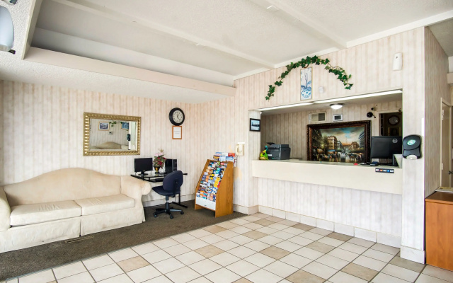 OYO Hotel Hutchinson KS West 4th Ave