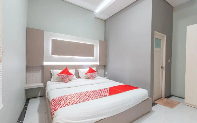 OYO 2248 Yayah Rooms Syariah