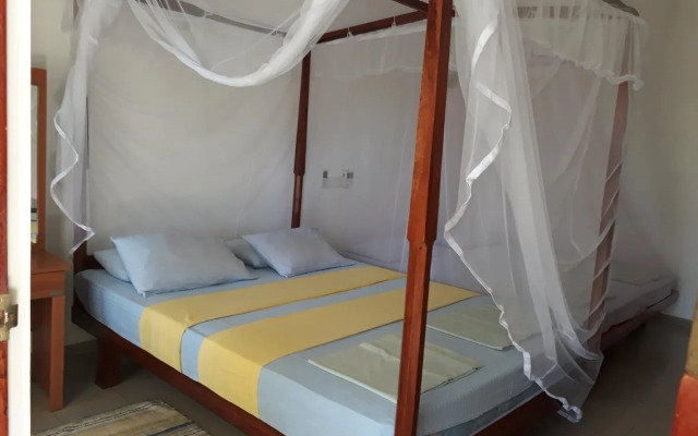 Traveller's Home Hotel