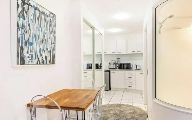 Wake to the Waves - Oceanfront Apartment
