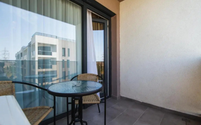 Romantic getaway at West Residence