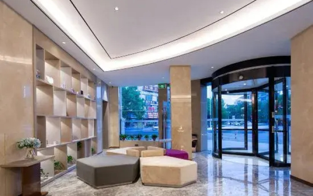 Lavande Hotel (Wal-mart Store, East Yueyang High-speed Railway Station)