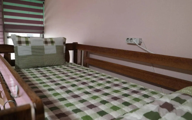 Skywalker Guesthouse - Hostel