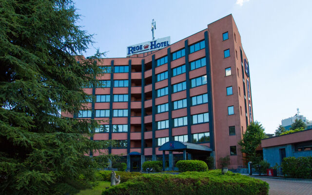 Rege Hotel Сан-Донато-Миланезе вид на фасад