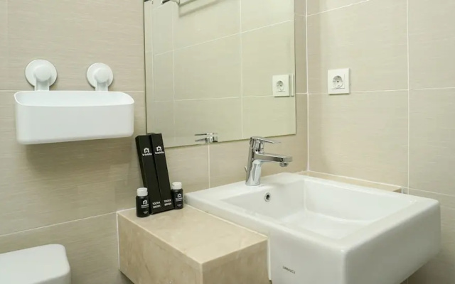 Comfy Studio at Puri Mansion Apartment