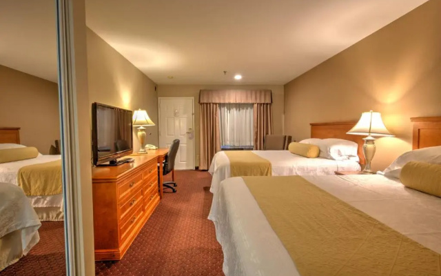 Burbank Inn and Suites