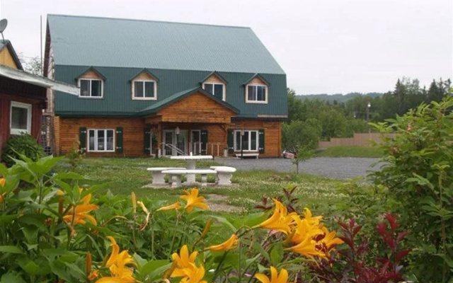 Auberge des Pins Rouges
