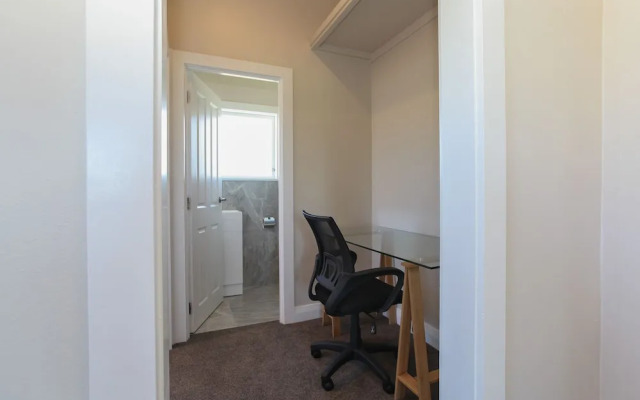 Luxury 3Brm Mannor in Temple View
