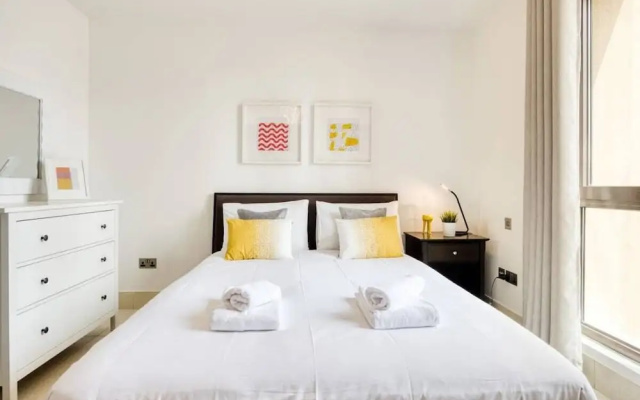Retreat to Elegant Apartment in Old Town