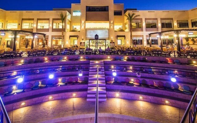 Апартаменты Apartment At Nubia Aqua Beach Resort вид на фасад